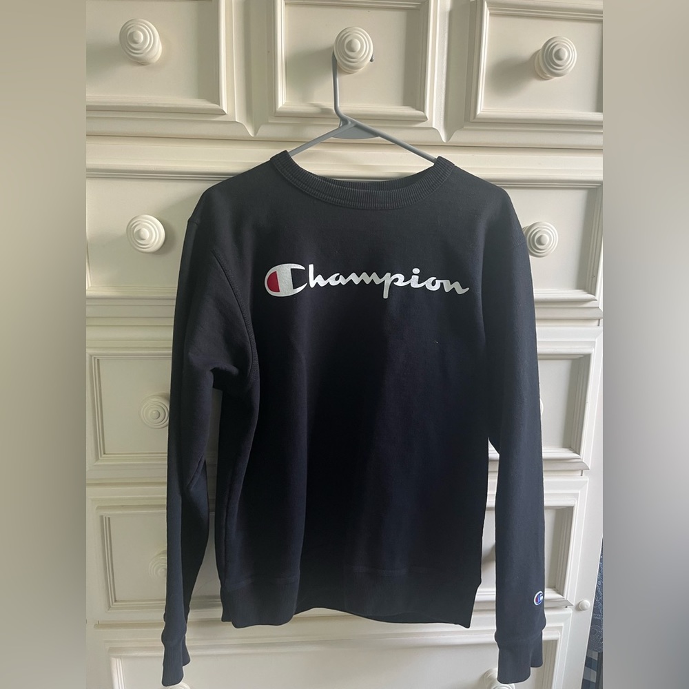 Champion Women’s size S Black Crewneck